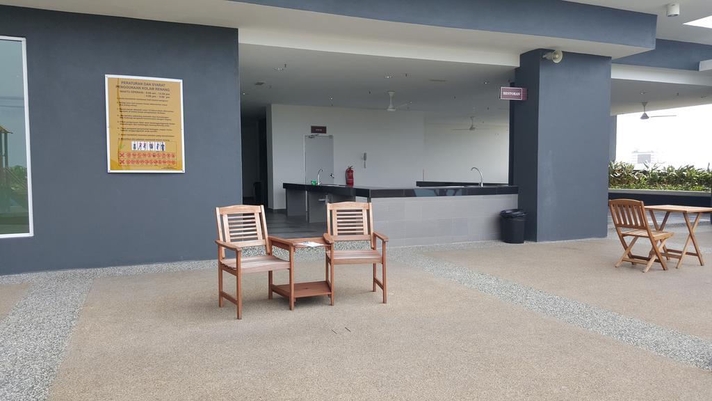 Cheqma D'Perdana Apartment コタバル エクステリア 写真